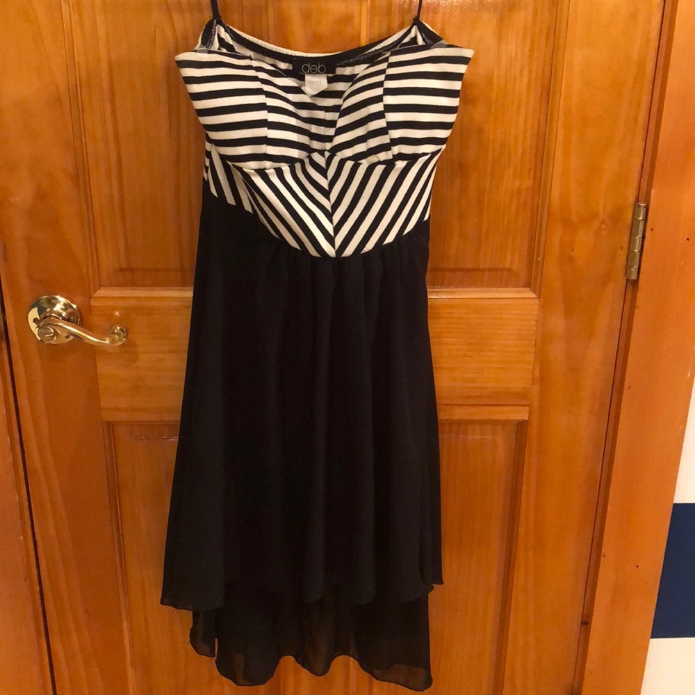 Worn twice, a good dress to go to a graduation